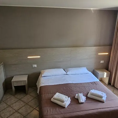 Regina E Ristorante 3* プンタ・マリーナ