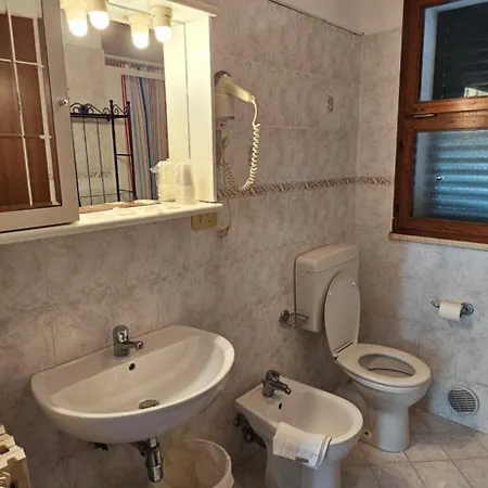 Regina E Ristorante מלון 3*