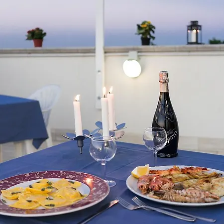 Regina E Ristorante פונטה מרינה