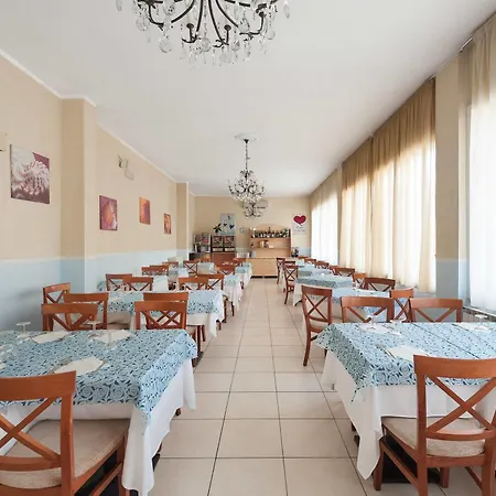 Regina E Ristorante פונטה מרינה