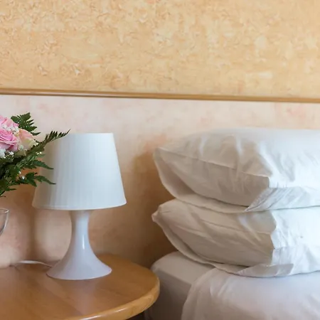 Hotel Regina E Ristorante Punta Marina